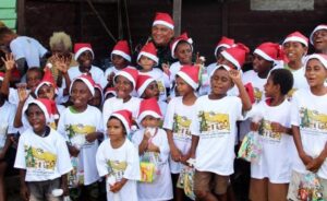 Kodim 1707/Merauke Bagikan Bingkisan Natal di Kampung Pancasila