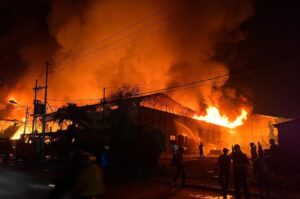 Polisi Selidiki Terbakarnya Gedung Obat Di Hamadi