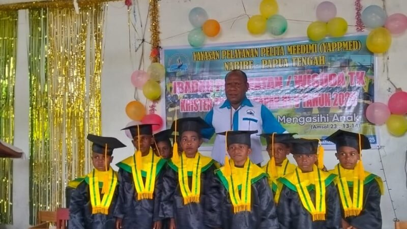TK Tunas Harapan Nabire Wisuda 9 Siswa, Pendiri Yappemed Sampaikan Pesan Inspiratif