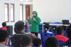 Cegah HIV/AIDS di Kalangan Remaja Papua, Persit Gelar Edukasi Kesehatan Reproduksi di GKI Kanaan Padang Bulan